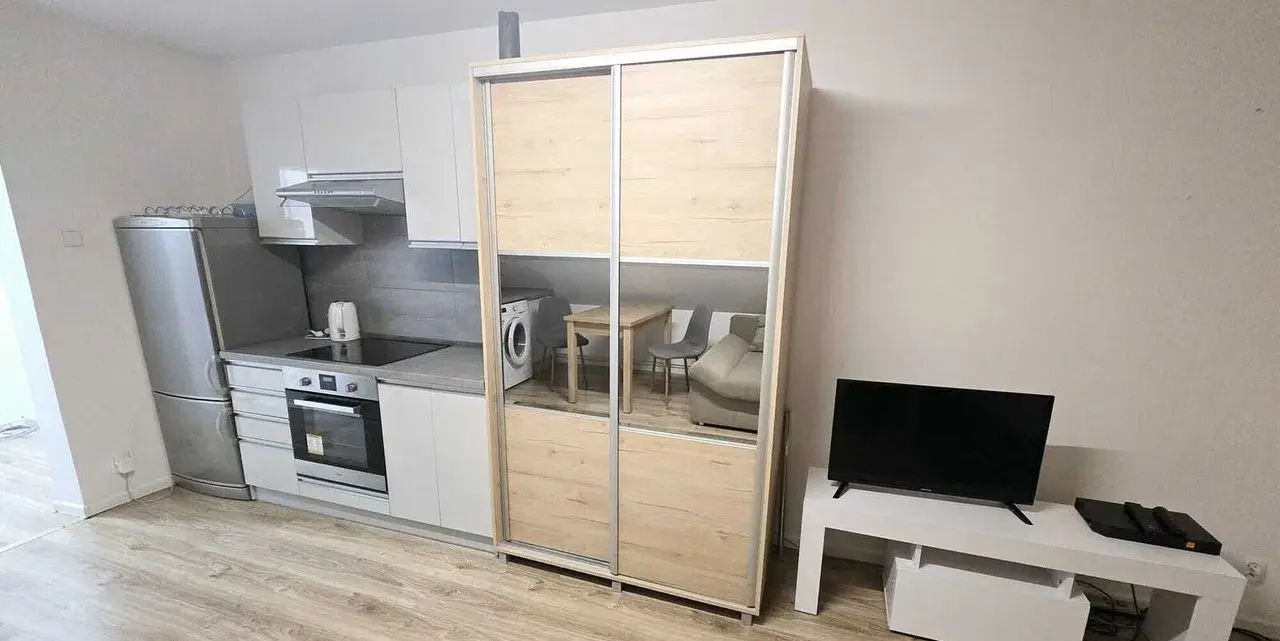 Kawalerka 30m2 umeblowana z internetem i TV - zdjęcie 2