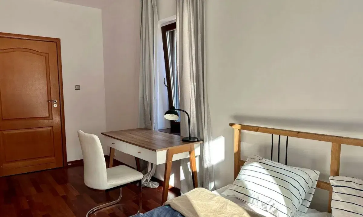 Duży pokój w kamienicy w samym centrum Wrocławia! - zdjęcie 2