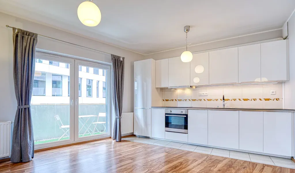 Przestronne mieszkanie w apartamentowcu przy rzece
