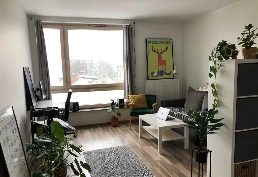 Kawalerka w bardzo dobrej lokalizacji w centrum - zdjęcie 6