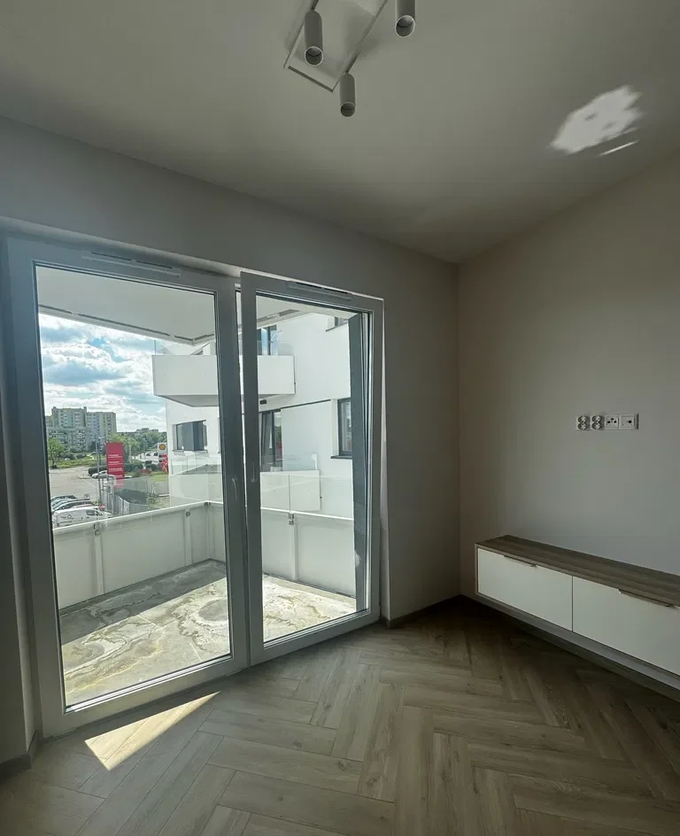 Nowe 2-pokojowe mieszkanie 40m² z balkonem, garażem i komórką - zdjęcie 5