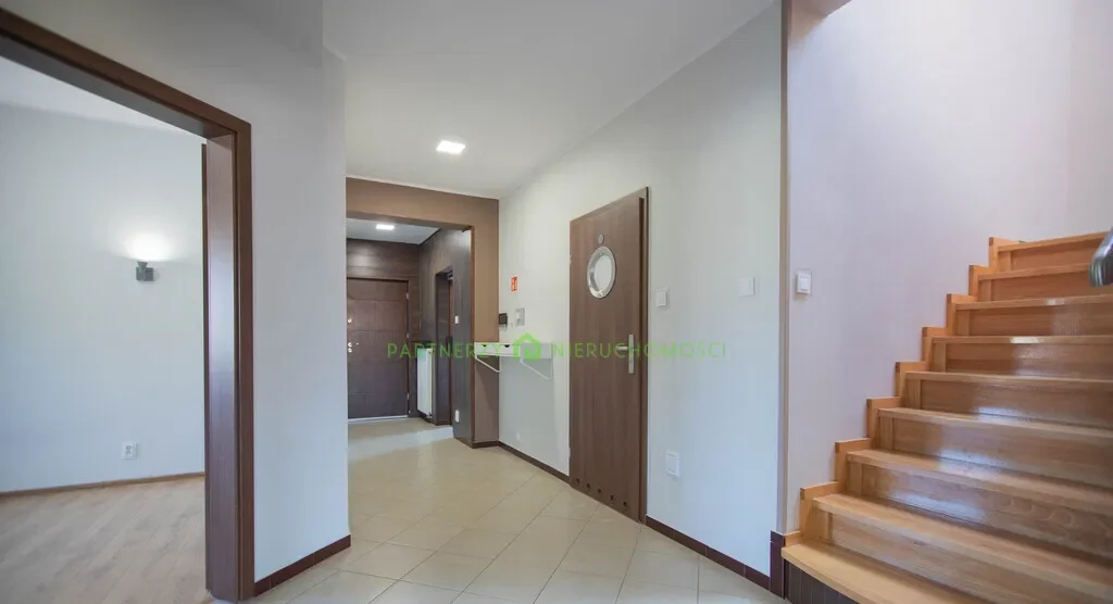 Dom wolnostojący wysoki standard 247 m² na wynajem - zdjęcie 6
