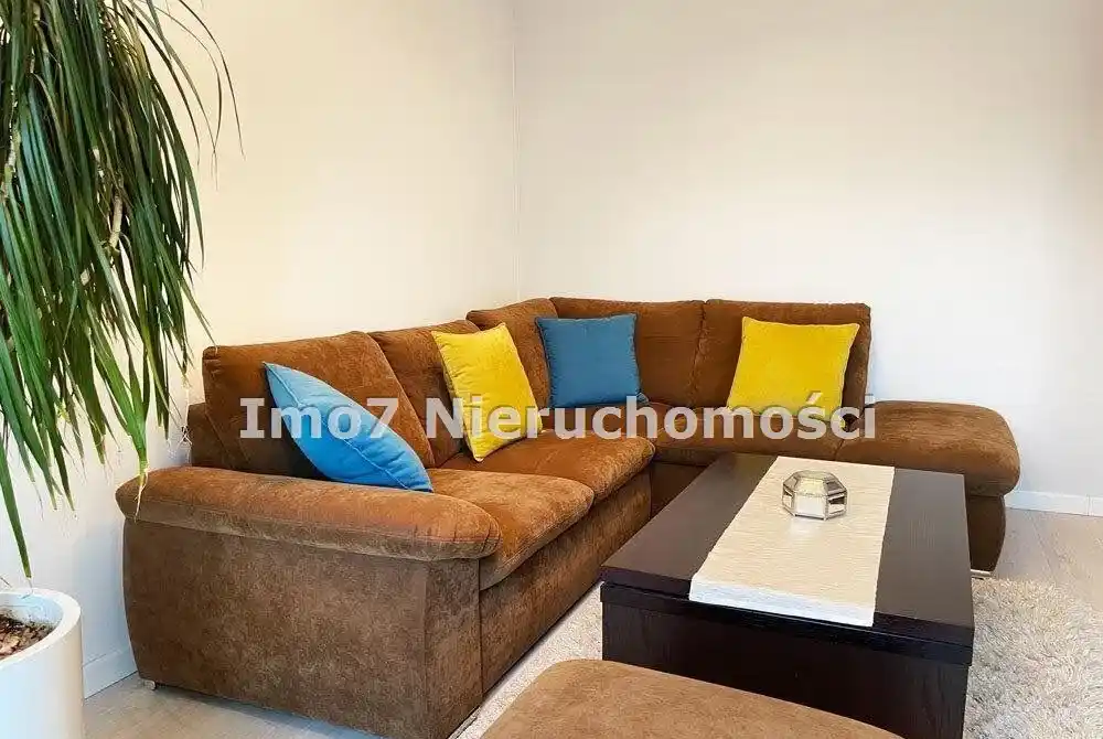 Mieszkanie 58 m2, 2 pokoje, z garażem i balkonem - zdjęcie 2