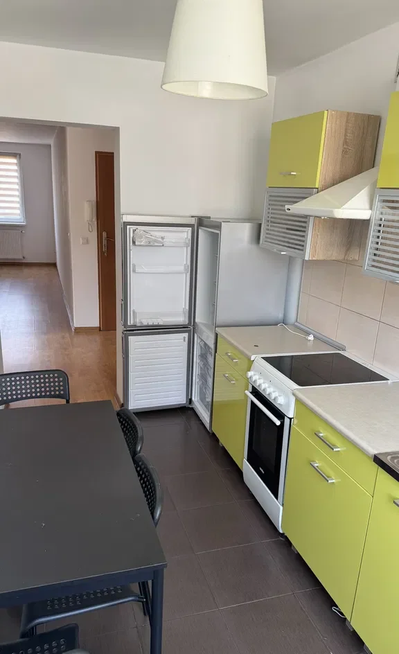 Przestronne, jasne mieszkanie 2 pokoje + kuchnia, prywatny parking - zdjęcie 9