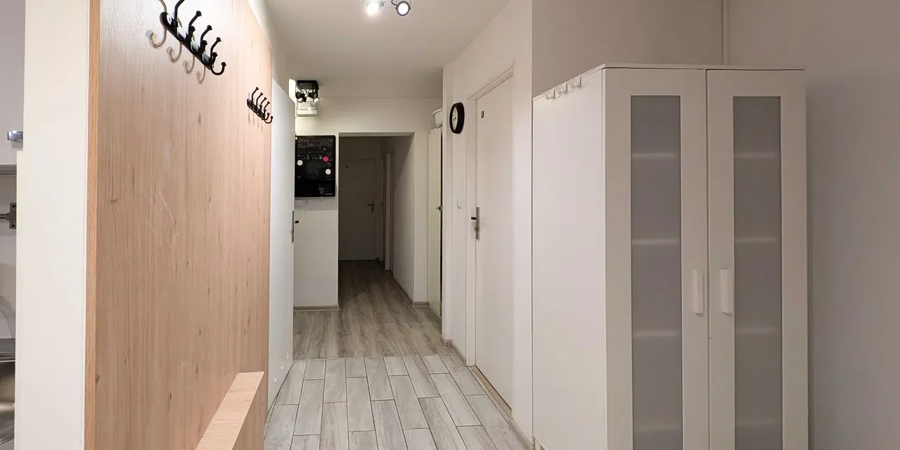 Pokój 1-osobowy przy SKY TOWER, blisko tramwaje, Akademia Ekonomiczna - zdjęcie 4