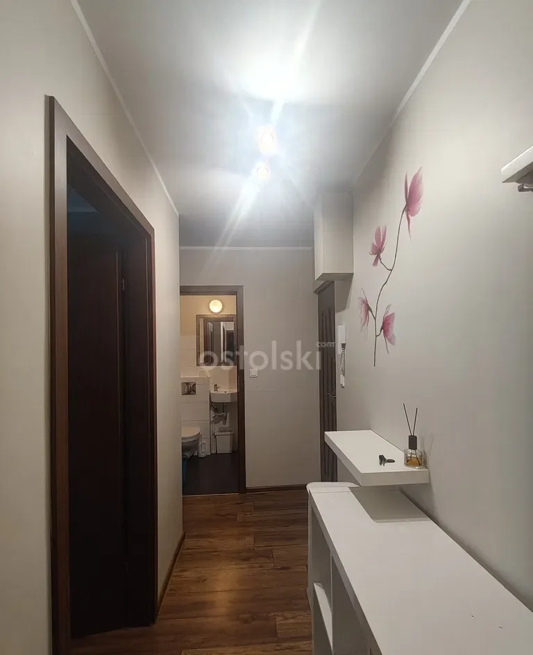 Niezależny układ pomieszczeń z balkonem - zdjęcie 3
