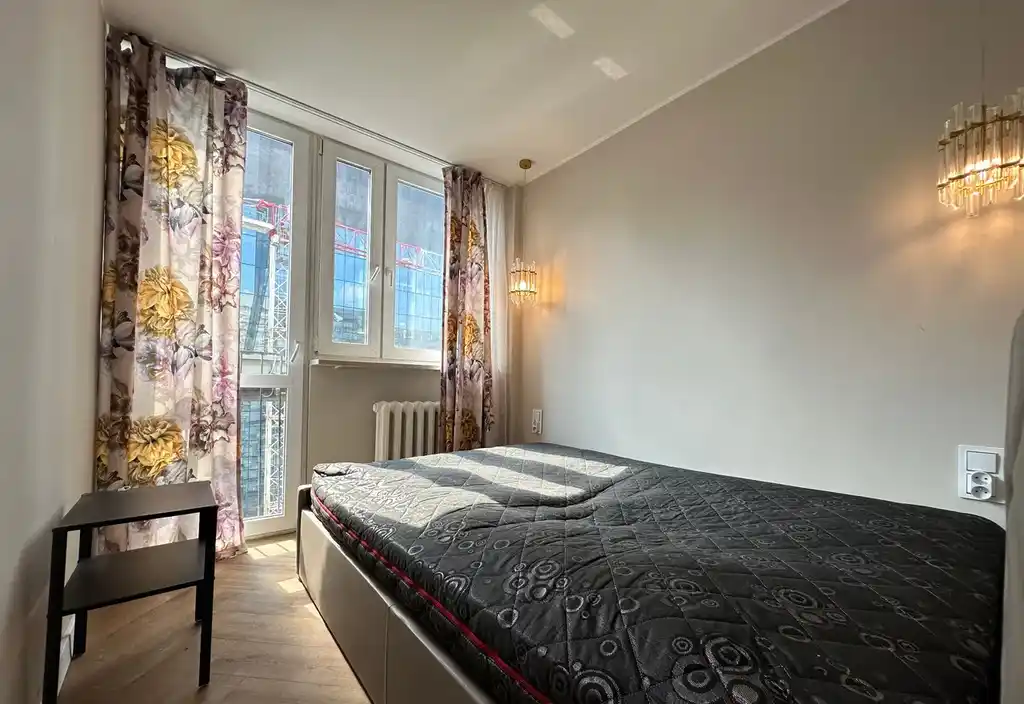 3-pokojowe mieszkanie 47 m² | Metro Rondo Onz | Centrum Warszawy - zdjęcie 4