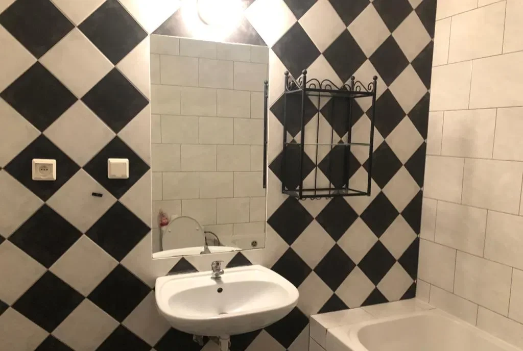 Modern 3BR Apartment, Large Balcony, 100 m from Metro Kondratowicza - zdjęcie 7
