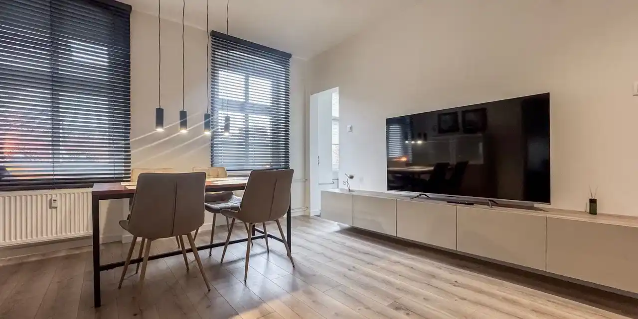Eleganckie mieszkanie w wysokim standardzie przy galerii Kaskada - zdjęcie 2