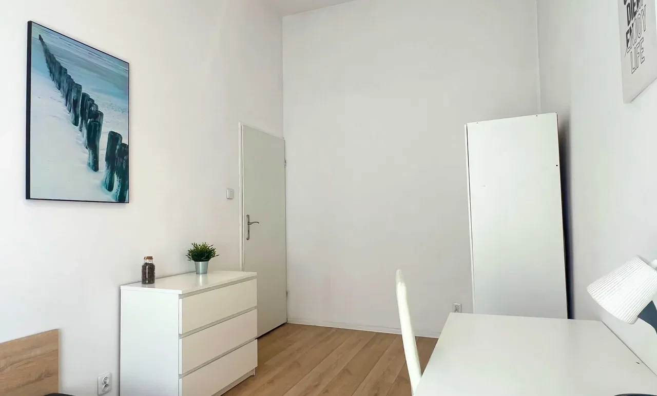 Pokój w centrum Katowic | ul. Mikołowska 17 | brak prowizji | krótki najem. - zdjęcie 2
