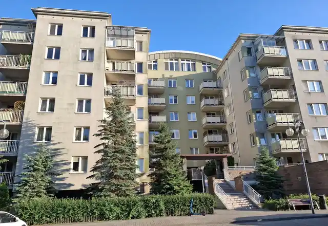 2 pokoje tuż przy stacji Metro Kondratowicza/ zamknięte osiedle