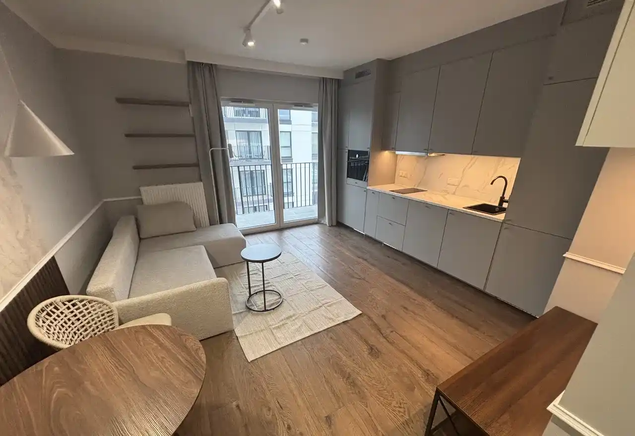 APARTAMENT w ŚRÓDMIEŚCIU! WYSOKI STANDARD Z BALKONEM! PIERWSZY NAJEMCA