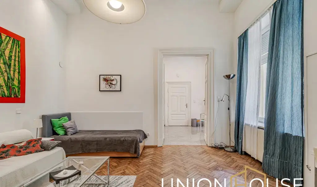 41 m² w sercu krakowa przy ul. Westerplatte - zdjęcie 2