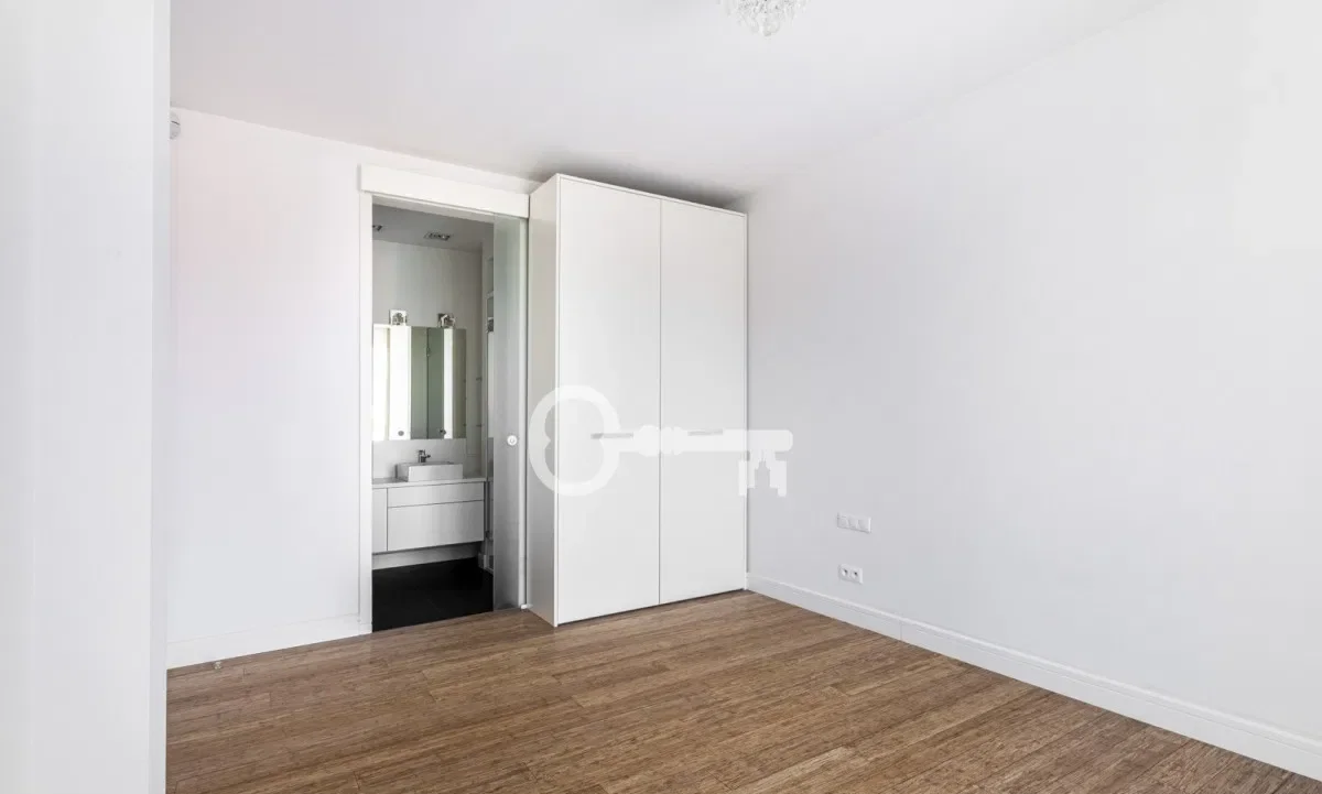 Luksusowy apartament z windą i tarasem - zdjęcie 10