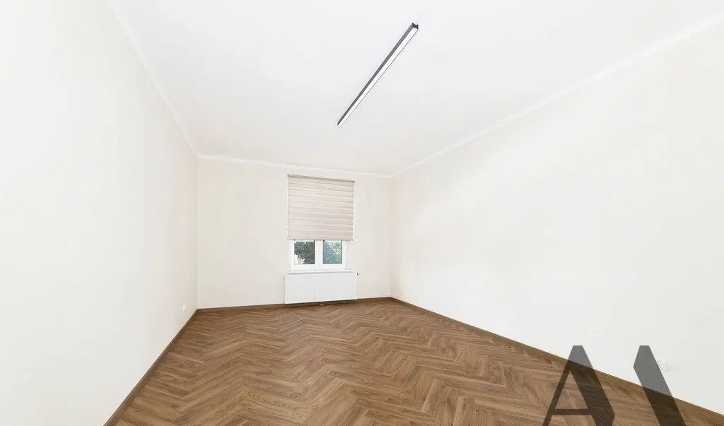 Lokal do wynajęcia pod biuro/kancelarię przy Al. Beliny Prażmowskiego 25 w Krakowie - zdjęcie 4