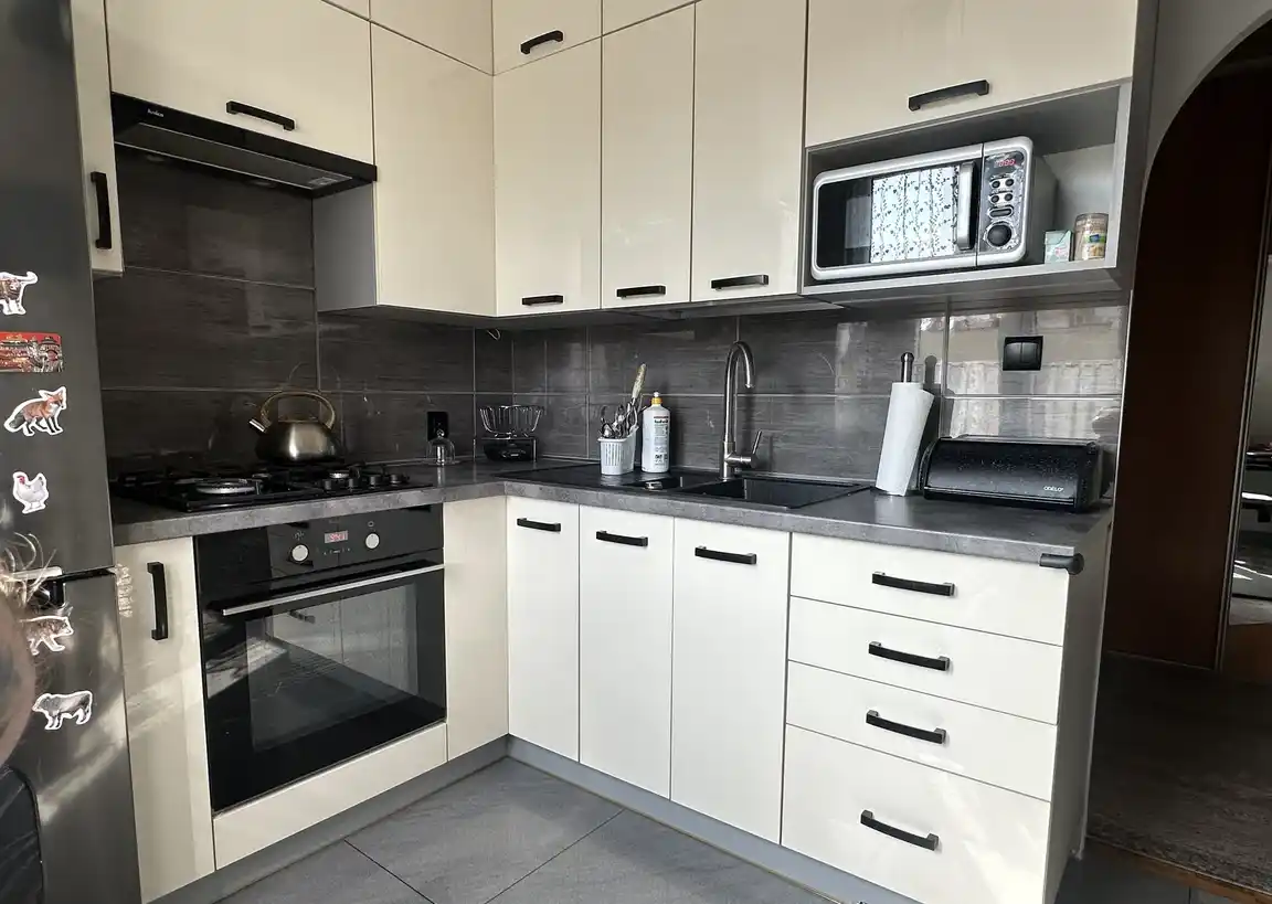 Komfortowe mieszkanie w super lokalizacji - 3 pokoje + duży balkon - zdjęcie 8