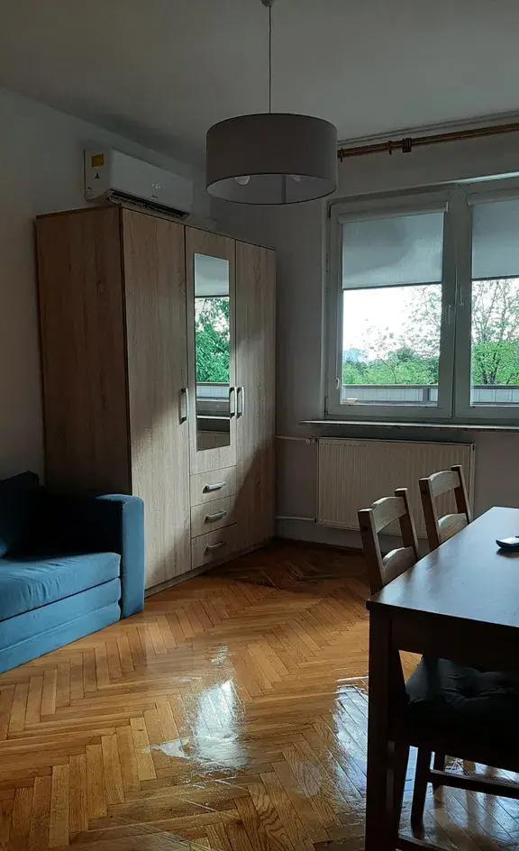 Kawalerka po remoncie,  15 min. do Centrum - zdjęcie 2
