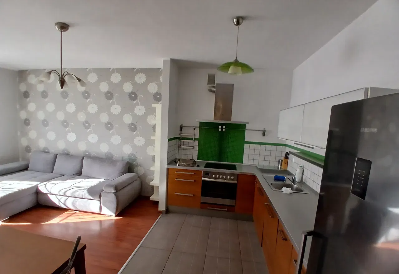 Mieszkanie 3-pokojowe z balkonem i garażem - zdjęcie 2