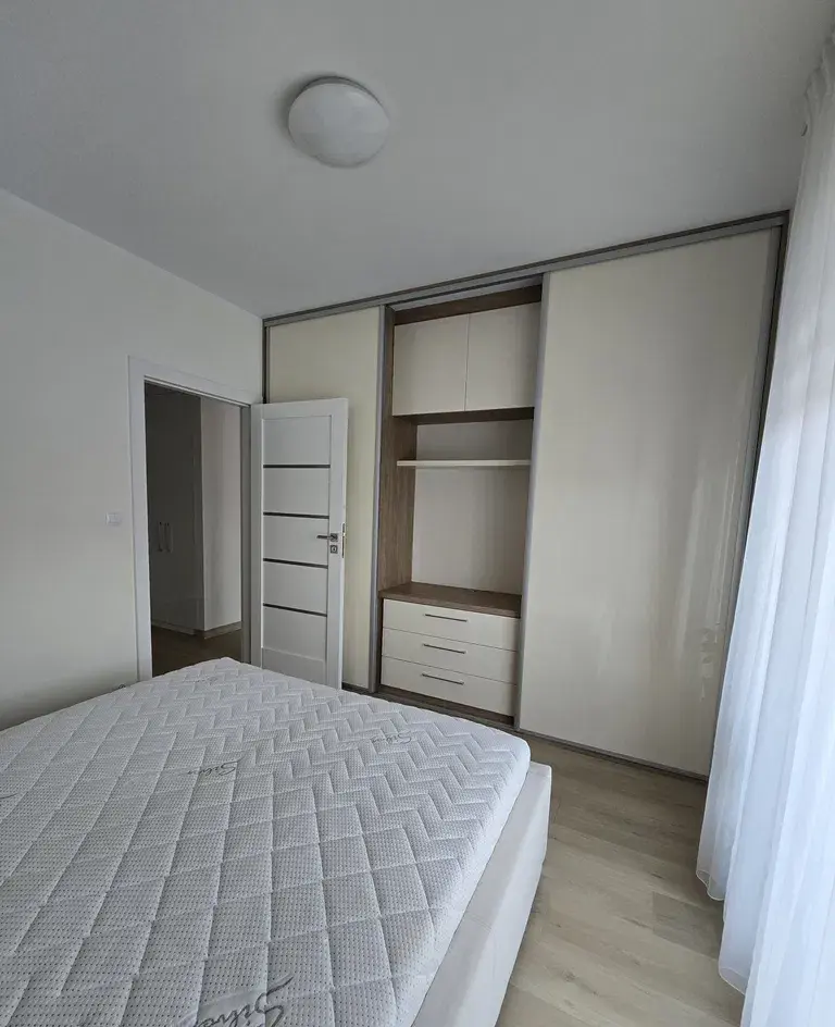 Komfortowe 2-pokojowe mieszkanie z dużym balkonem - Kołobrzeg, centrum - zdjęcie 2