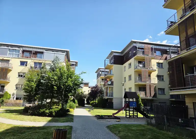 Przestronne 3 pokojowe mieszkanie, balkon, podziemne miejsce postojowe - zdjęcie 8