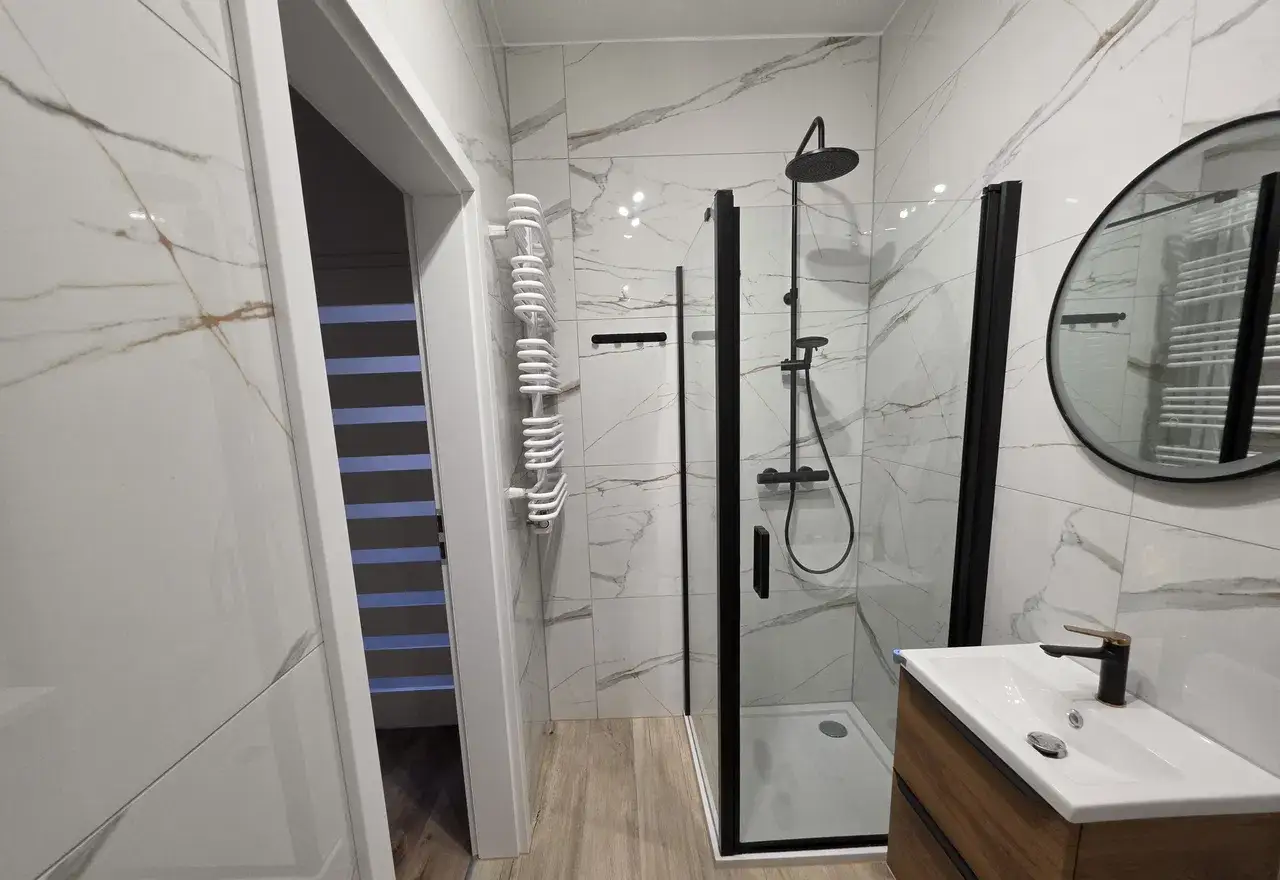 Stylowe mieszkanie na wynajem z balkonem - zdjęcie 3