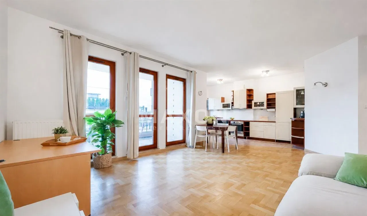 Wilanów: Komfortowy apartament z loggiami