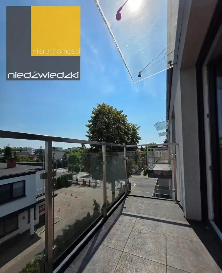 Komfortowe M2 w ścisłym centrum Wrześni - zdjęcie 9