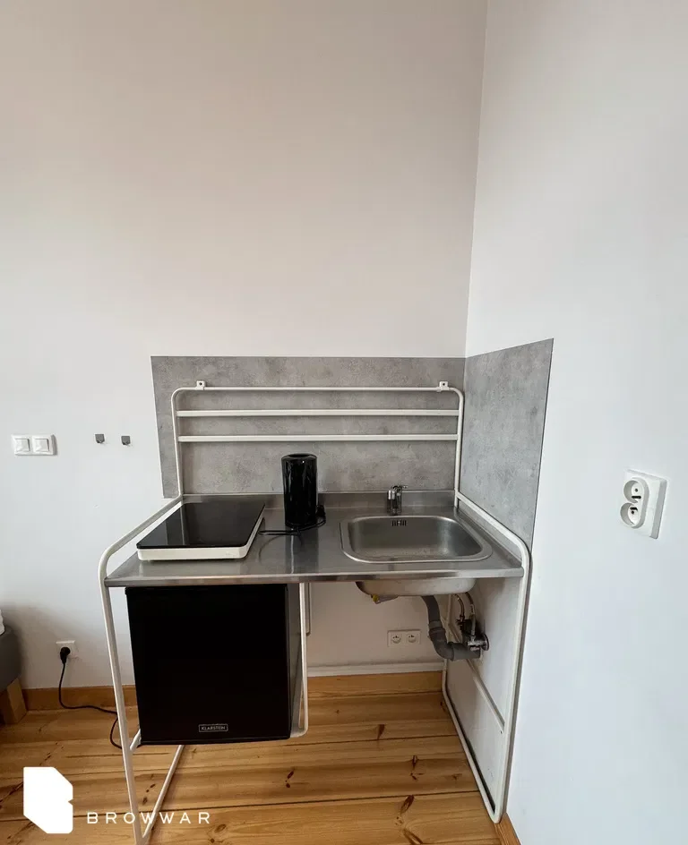 Mała kawalerka w centrum miasta - zdjęcie 3