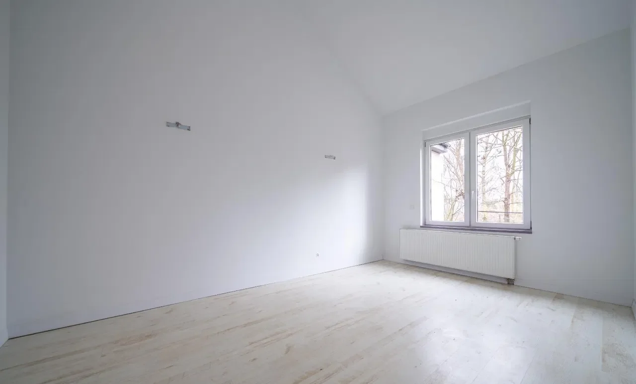 Parterowy Dom 330 m² z patio i leśnym ogrodem - zdjęcie 7