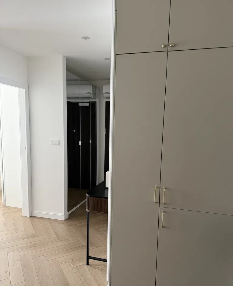 Nowoczesne 2-pokojowe mieszkanie 42 m² blisko Uniwersytetu Medycznego - zdjęcie 3