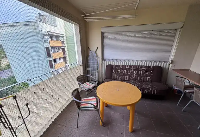 Przestronne 2 pokojowe mieszkanie z dużym balkonem - zdjęcie 5