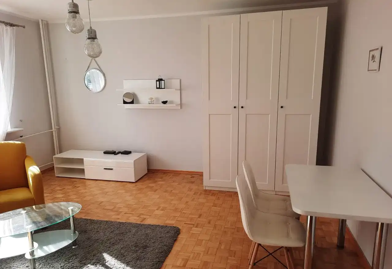 Pokój z balkonem na Piątkowie dla studentki - zdjęcie 3