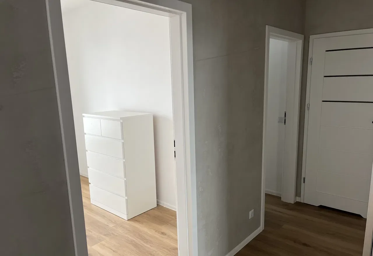 Wynajmę 2 pokoje + salon z kuchnią - zdjęcie 4