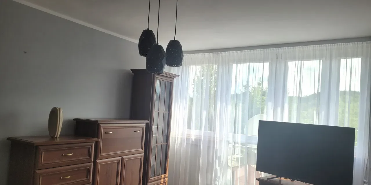 Wynajmę komfortowe mieszkanie 2-pokojowe w pełni wyposażone wraz z piwnicą.