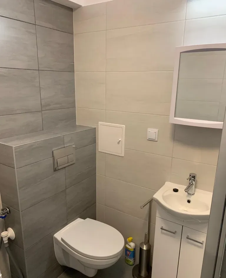 Kawalerka 40 m² po remoncie przy ul. Ciepłej we Wrocławiu - zdjęcie 4