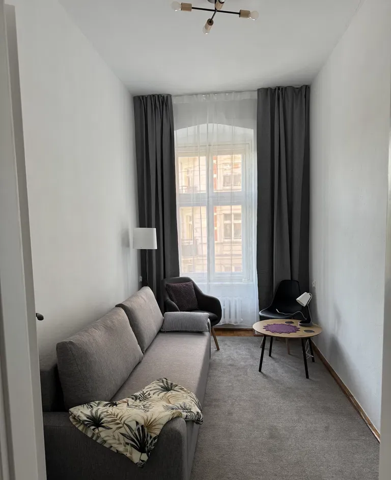 Komfortowe mieszkanie w kamienicy z windą przy Wydziale Architektury - zdjęcie 4