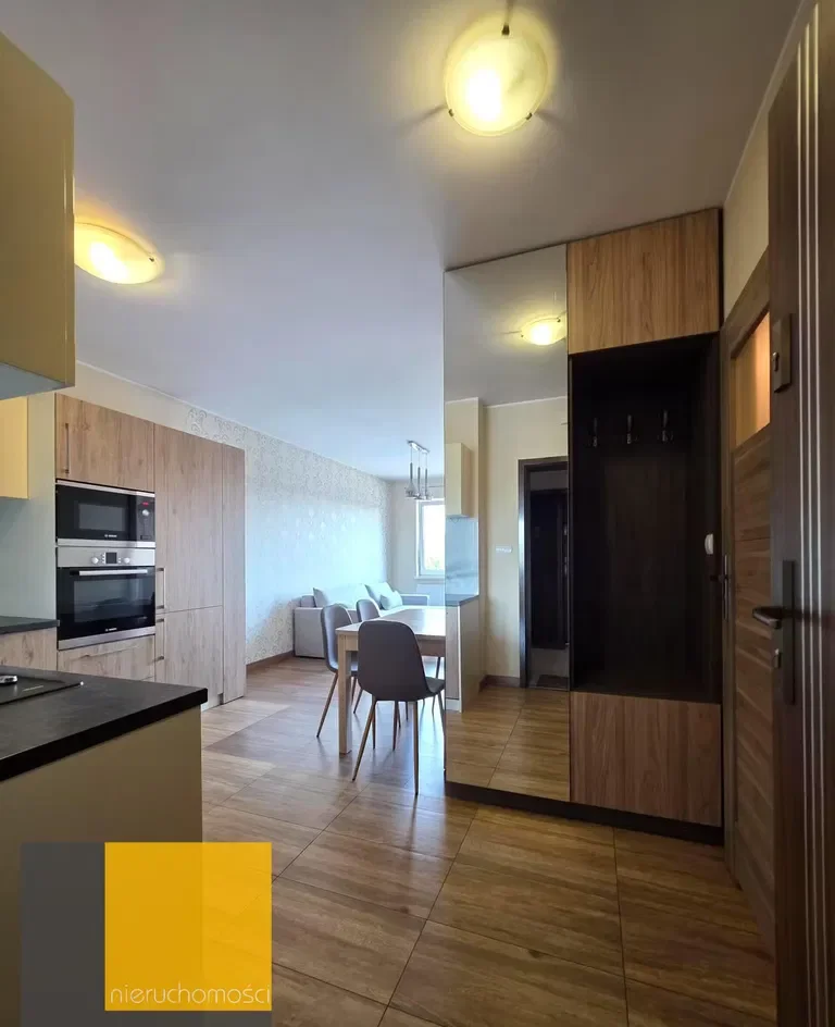 Komfortowe M2 w ścisłym centrum Wrześni - zdjęcie 8