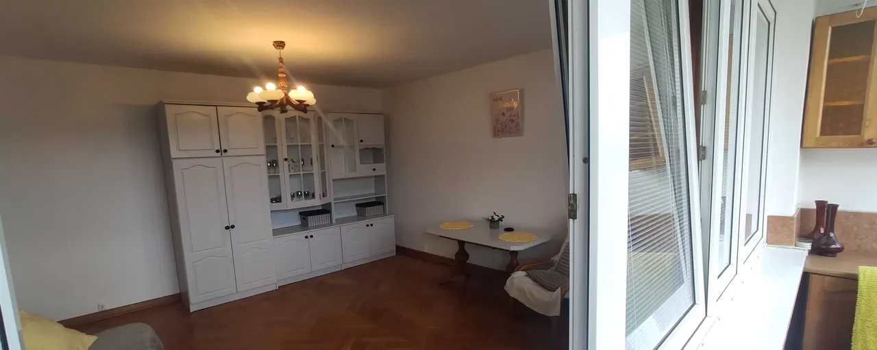 Duży pokój z loggią na Bielanach - zdjęcie 8