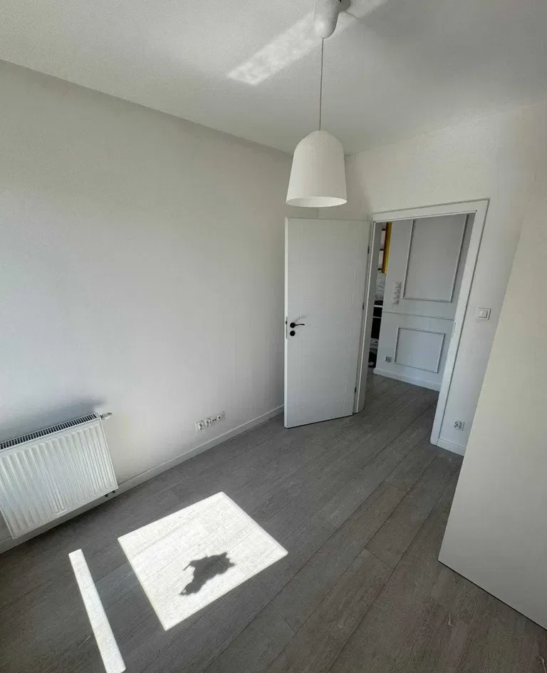 Ładne mieszkanie w nowym budynku , 3 balkony, 2 pokoje + salon - zdjęcie 7