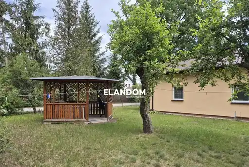 Dom parterowy na ogrodzonej działce. - zdjęcie 4