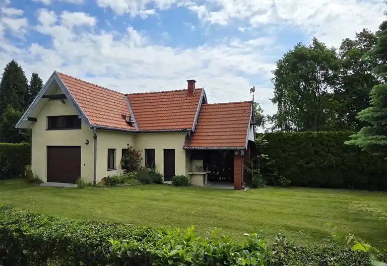 Komfortowy dom wolnostojący z garażem i ogrodem w Gliwicach - zdjęcie 5