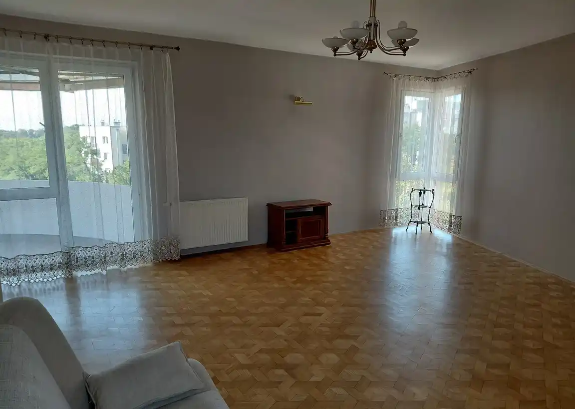 Przestronne 4 pokojowe, 98m2 z garażem w centrum - zdjęcie 7