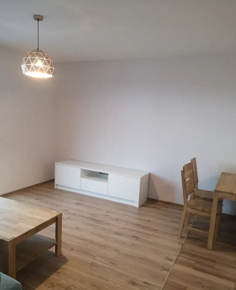Komfortowe dwupokojowe mieszkanie z balkonem i garażem podziemnym - zdjęcie 8