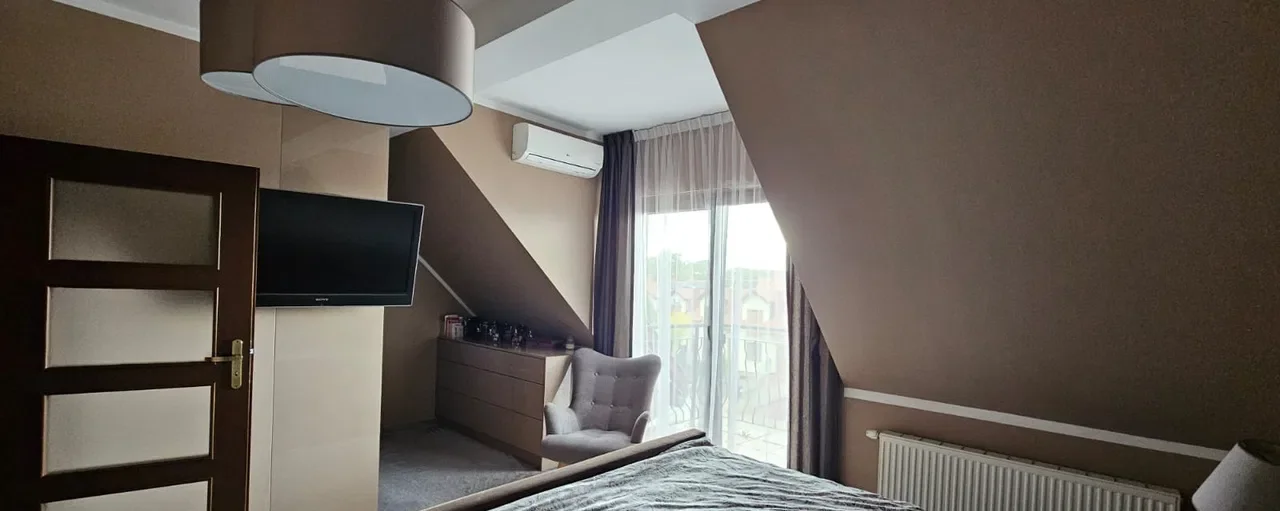 Dom szeregowy z garażem i klimatyzacją, 180 m² w CENTRUM - zdjęcie 4