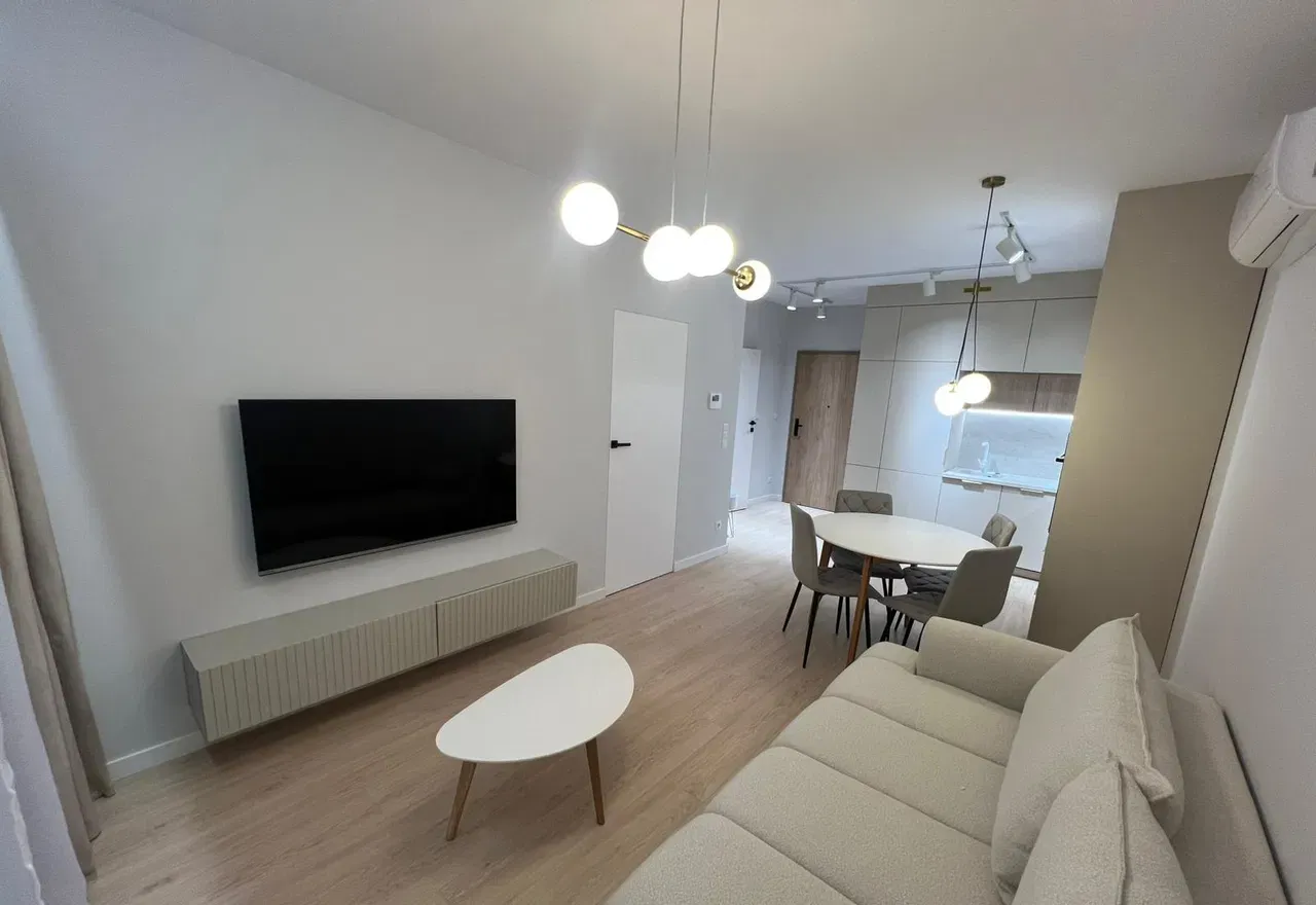 Mieszkanie 39 m² z balkonem i windą w Katowicach - zdjęcie 2