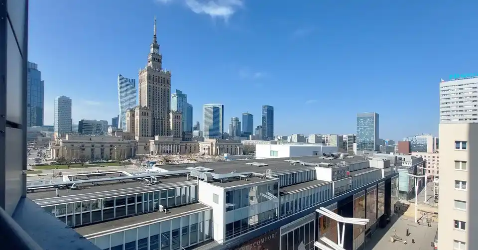 Studio z widokiem na Pałac Kultury w centrum Warszawy - zdjęcie 9