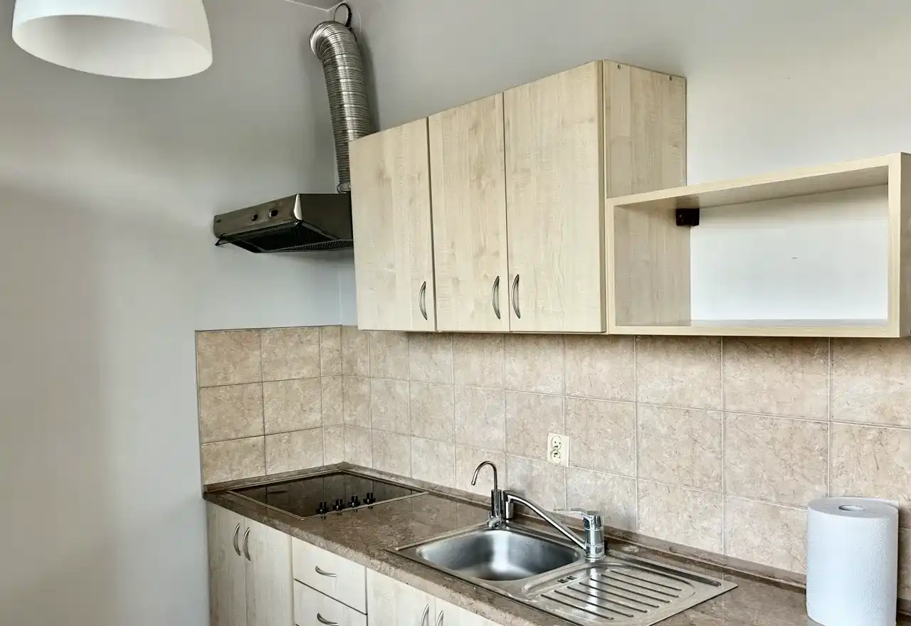 Mieszkanie 45 m² z balkonem i windą; blisko stacji kolejowej. - zdjęcie 9
