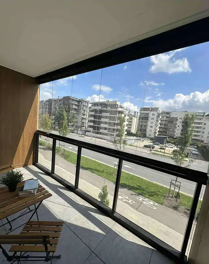 Przestronna kawalerka nowe osiedle, duży balkon, klimatyzacja - zdjęcie 6