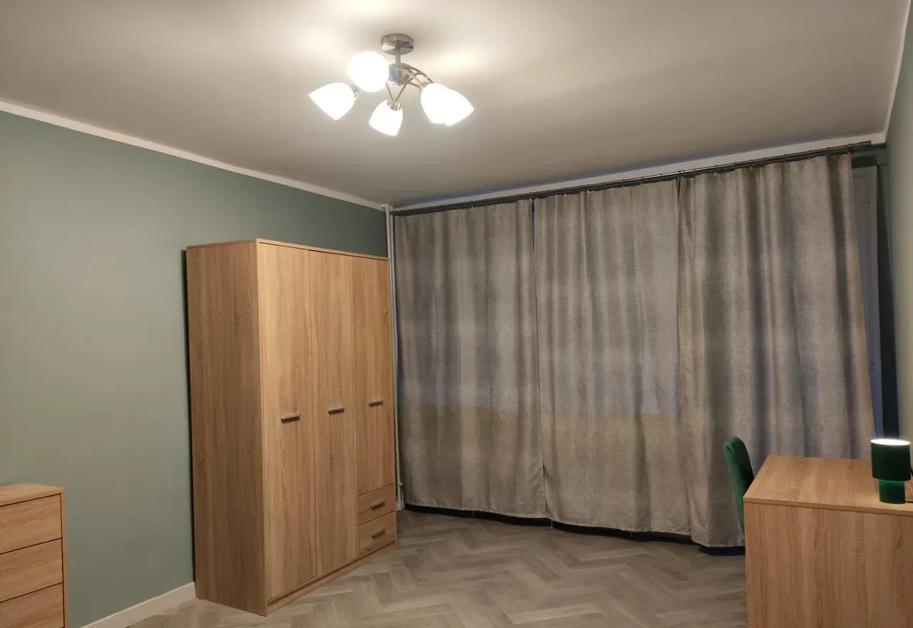 Niezależny, duży słoneczny pokój z balkonem - dostępny od zaraz - zdjęcie 2