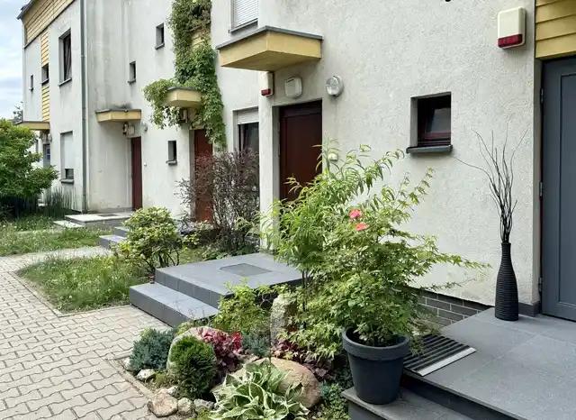 3 pokoje | Klecina | Ogród | Taras | Klimatyzacja| 2 miejsca postojowe